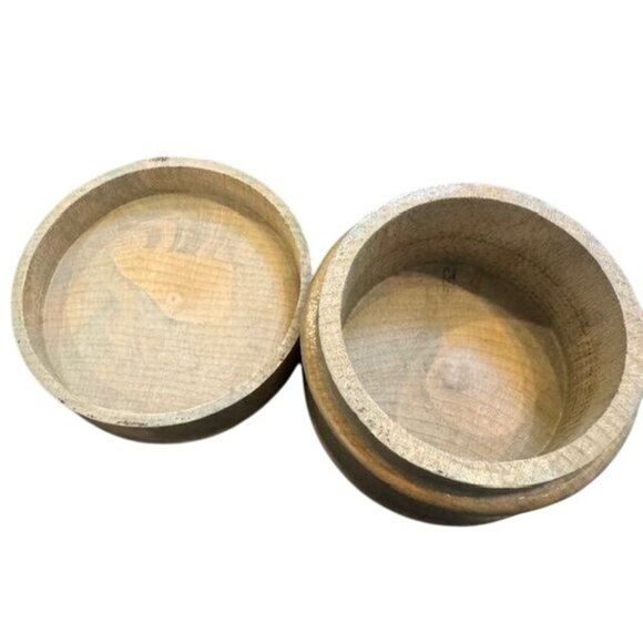 Handcrafted Wooden Round Storage Box With Lid - Natural Finish - Picture 5 of 7